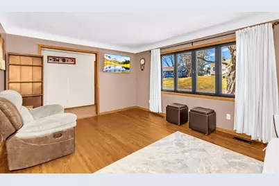 1894 Maryknoll Avenue N, Maplewood, MN 55109 - Photo 5