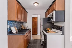 2212 Aldrich Ave S, Minneapolis, MN 55405 - Photo 9