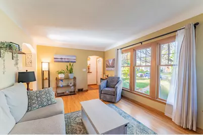 900 Hoyt Avenue W, Saint Paul, MN 55117 - Photo 7