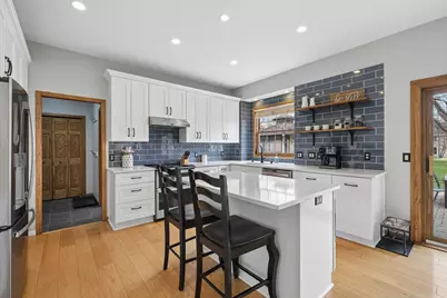 16332 Mayfield Drive, Eden Prairie, MN 55347 - Photo 13