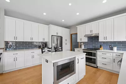 16332 Mayfield Drive, Eden Prairie, MN 55347 - Photo 15
