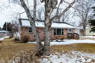 1216 Somerset Rd, Fergus Falls, MN 56537 - Photo 3