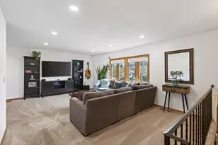 2239 William Tell Rd, Saint Paul, MN 55119 - Photo 9