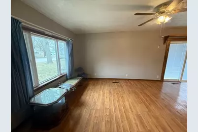 812 11th Avenue, Clarkfield, MN 56223 - Photo 5