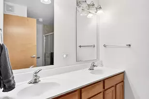 825 Berry St, Saint Paul, MN 55114 - Photo 21