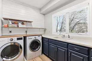 685 Valley View Ct, Shoreview, MN 55126 - Photo 21