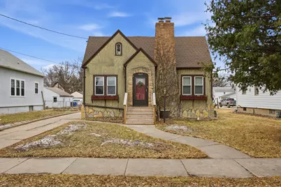 1025 14th Street N, Fargo, ND 58102 - Photo 1