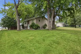 1211 Hall Ave, Breckenridge, MN 56520 - Photo 3