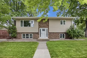 1211 Hall Ave, Breckenridge, MN 56520 - Photo 1