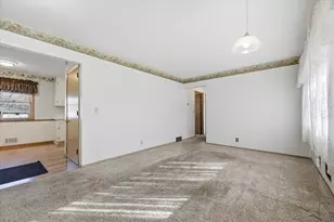 5924 Regent Ave N, Crystal, MN 55429 - Photo 11