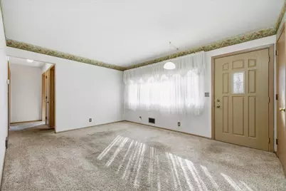 5924 Regent Avenue N, Crystal, MN 55429 - Photo 9