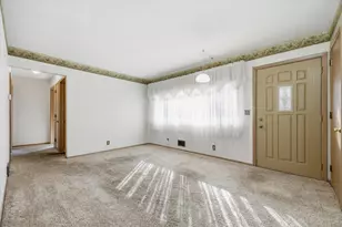 5924 Regent Ave N, Crystal, MN 55429 - Photo 9