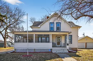 473 W 4th St, Zumbrota, MN 55992 - Photo 1