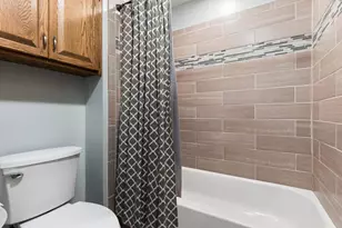 4250 Kingsview Ln N, Plymouth, MN 55446 - Photo 33