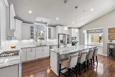 4250 Kingsview Lane N, Plymouth, MN 55446 - Photo 7