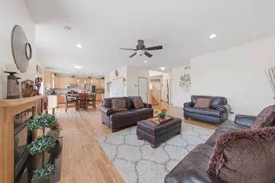 8437 Blazing Star Circle, Shakopee, MN 55379 - Photo 9