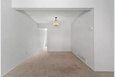 2361 Dorland Lane E, Maplewood, MN 55119 - Photo 9