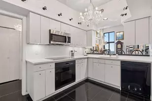 1235 Yale Pl, Minneapolis, MN 55403 - Photo 19