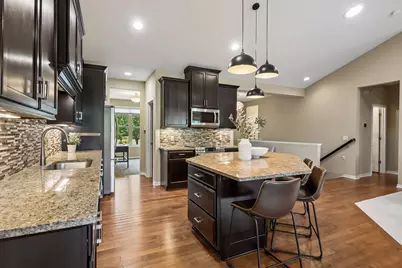 10786 Lyndale Bluffs Trail, Bloomington, MN 55420 - Photo 7