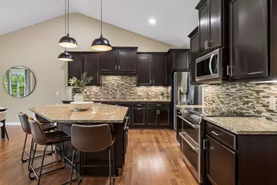 10786 Lyndale Bluffs Trail, Bloomington, MN 55420 - Photo 5