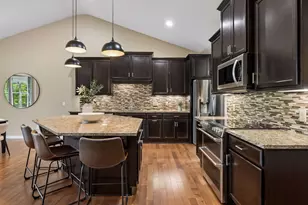 10786 Lyndale Bluffs Trail, Bloomington, MN 55420 - Photo 5
