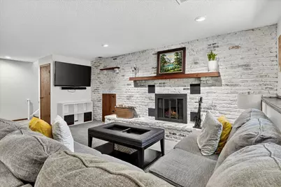 2405 Quinwood Lane N, Plymouth, MN 55441 - Photo 3