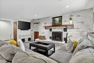 2405 Quinwood Ln N, Plymouth, MN 55441 - Photo 3