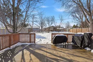 2405 Quinwood Ln N, Plymouth, MN 55441 - Photo 35