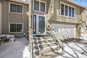 5740 W 98 1/2 St, Bloomington, MN 55437 - Photo 5