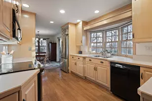 2164 Overlook Dr, Bloomington, MN 55431 - Photo 7