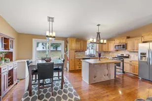 8196 Custers Trl, Inver Grove Heights, MN 55076 - Photo 5