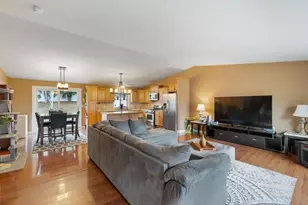 8196 Custers Trl, Inver Grove Heights, MN 55076 - Photo 3
