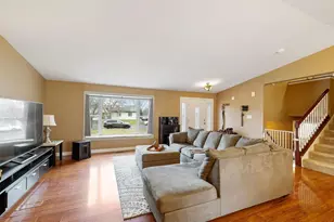 8196 Custers Trl, Inver Grove Heights, MN 55076 - Photo 7