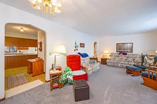 206 N 1st Ave E, Truman, MN 56088 - Photo 5