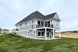 9115 Mills Ln, Chanhassen, MN 55317 - Photo 3