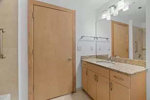 215 10th Ave S, Minneapolis, MN 55415 - Photo 21