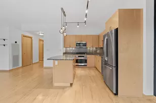 215 10th Ave S, Minneapolis, MN 55415 - Photo 9