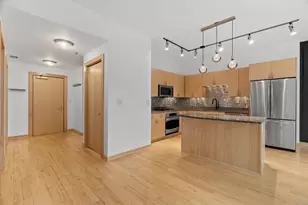 215 10th Ave S, Minneapolis, MN 55415 - Photo 5