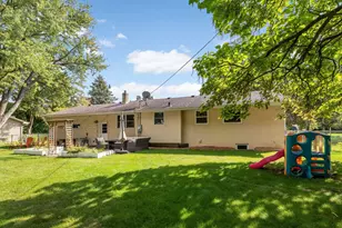 683 Tanglewood Dr, Shoreview, MN 55126 - Photo 25