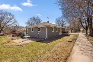 205 Baker St W, Saint Paul, MN 55107 - Photo 15