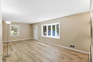 159 County Rd C2 W, Roseville, MN 55113 - Photo 7