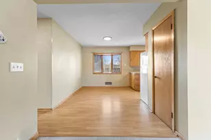 816 W Chandler St, Arlington, MN 55307 - Photo 3