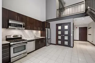 214 4th St E, Saint Paul, MN 55101 - Photo 3