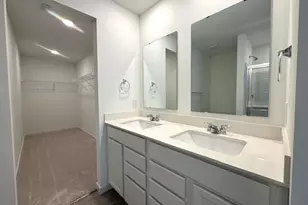 4975 Airlake Dr, Woodbury, MN 55129 - Photo 7