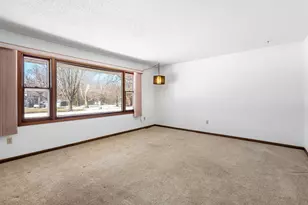 475 Oakwood Ln, Owatonna, MN 55060 - Photo 5