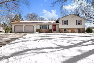 475 Oakwood Ln, Owatonna, MN 55060 - Photo 1