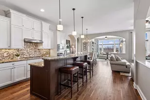 8800 Lake Riley Dr, Chanhassen, MN 55317 - Photo 3