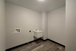 893 Mill Race Ct, Madelia, MN 56062 - Photo 9