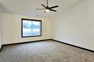 893 Mill Race Ct, Madelia, MN 56062 - Photo 9