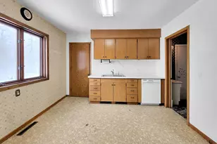 301 Duluth Ave N, Thief River Falls, MN 56701 - Photo 7